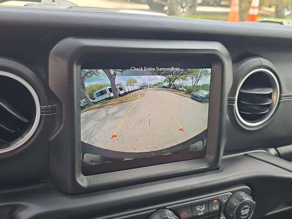 Used 2021 Jeep Wrangler Unlimited Sahara w/ Cold Weather Group image 20