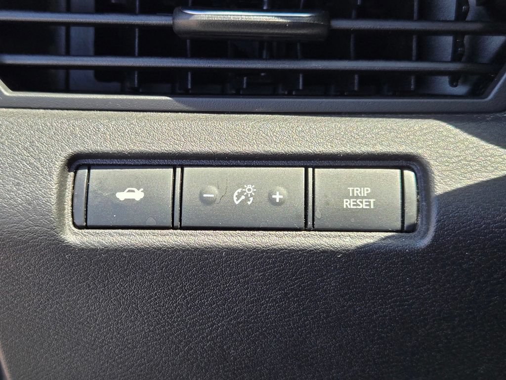 Used 2024 Nissan Altima 2.5 SV FWD image 22