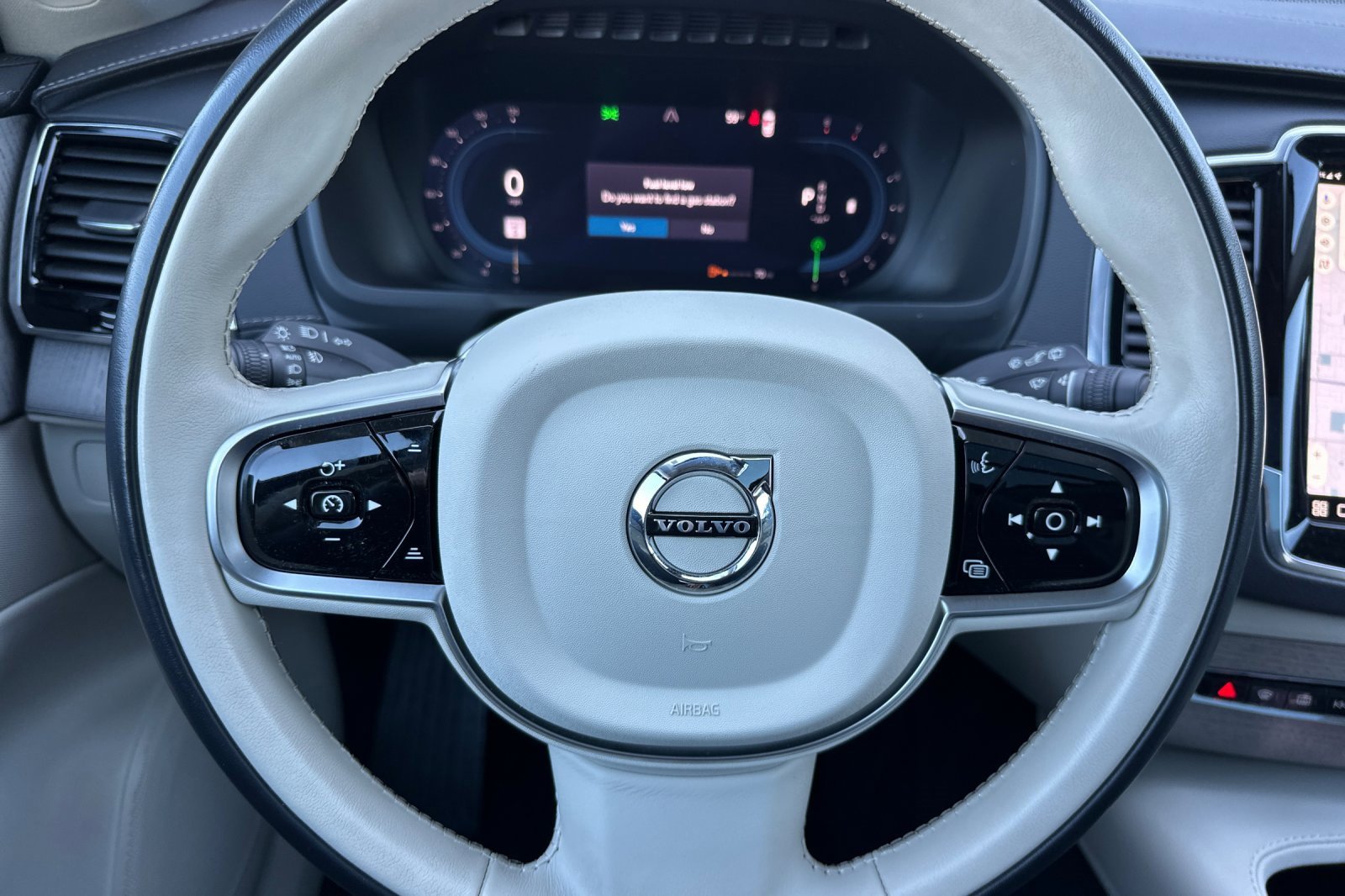 Used 2025 Volvo XC90 B6 Ultra image 28