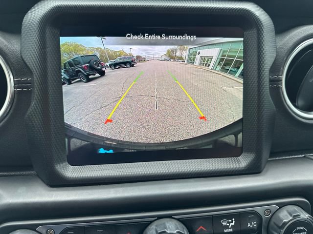Used 2023 Jeep Wrangler Unlimited Sahara w/ Cold Weather Group AWD/4WD image 27