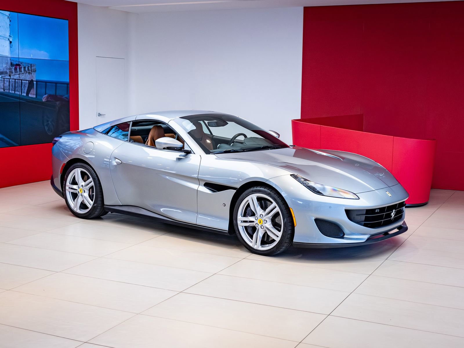 Used 2019 Ferrari Portofino RWD image 31