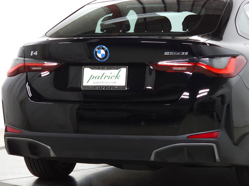Used 2023 BMW i4 eDrive35 RWD image 9