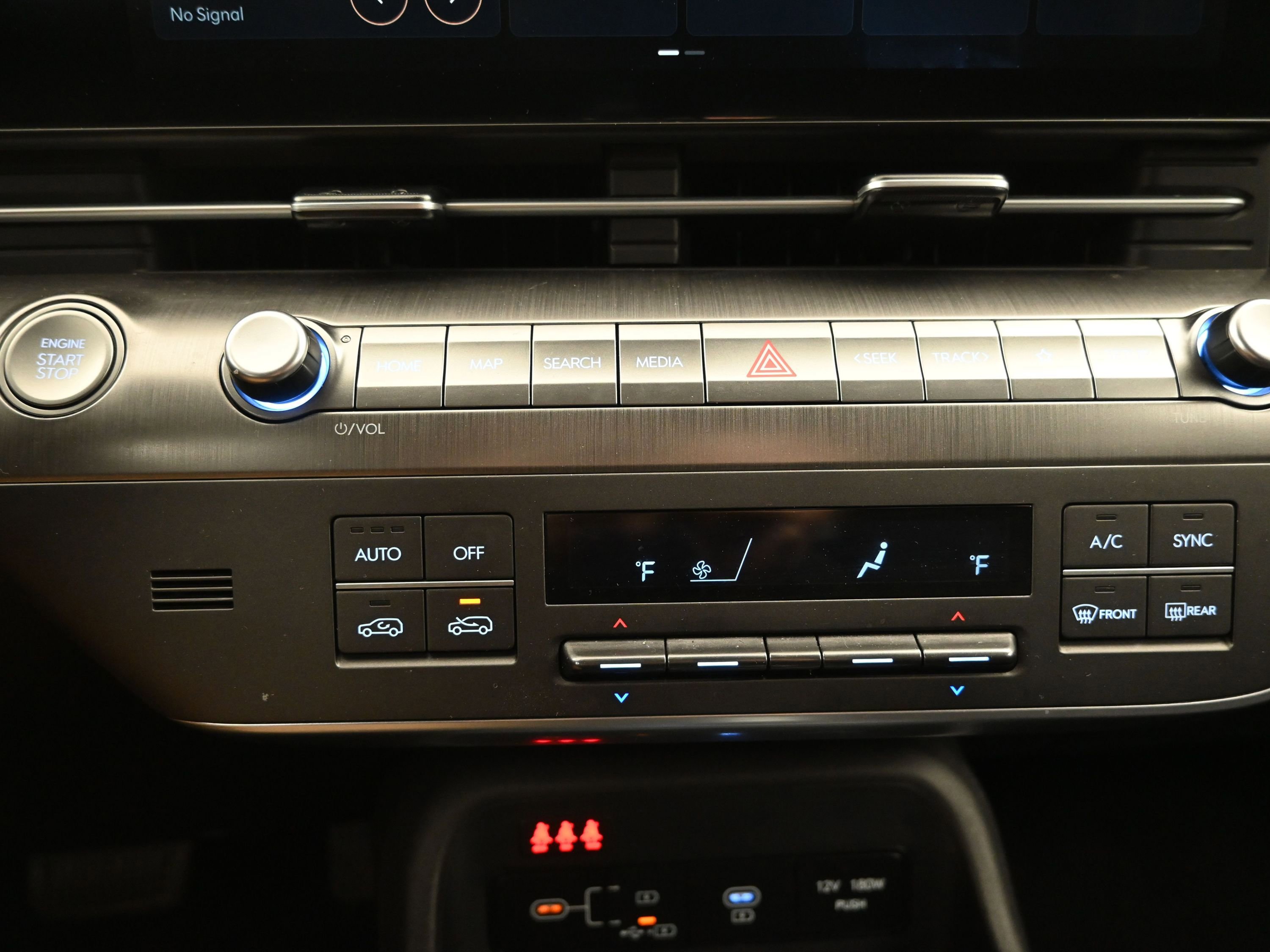 Certified 2025 Hyundai Kona SEL image 17