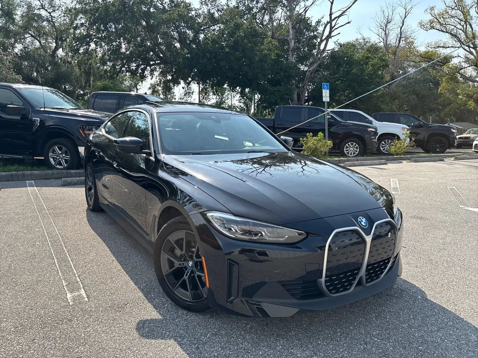 Used 2023 BMW i4 eDrive35 w/ Premium Package RWD image 4