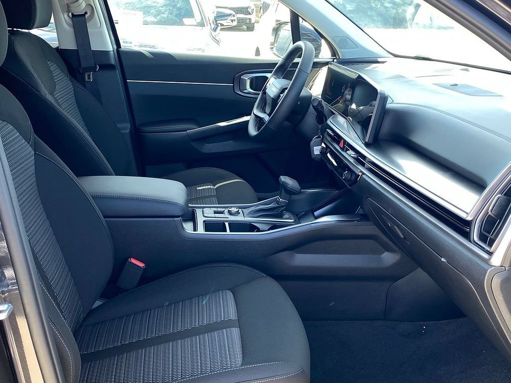 New 2026 Kia Sorento LX FWD image 24