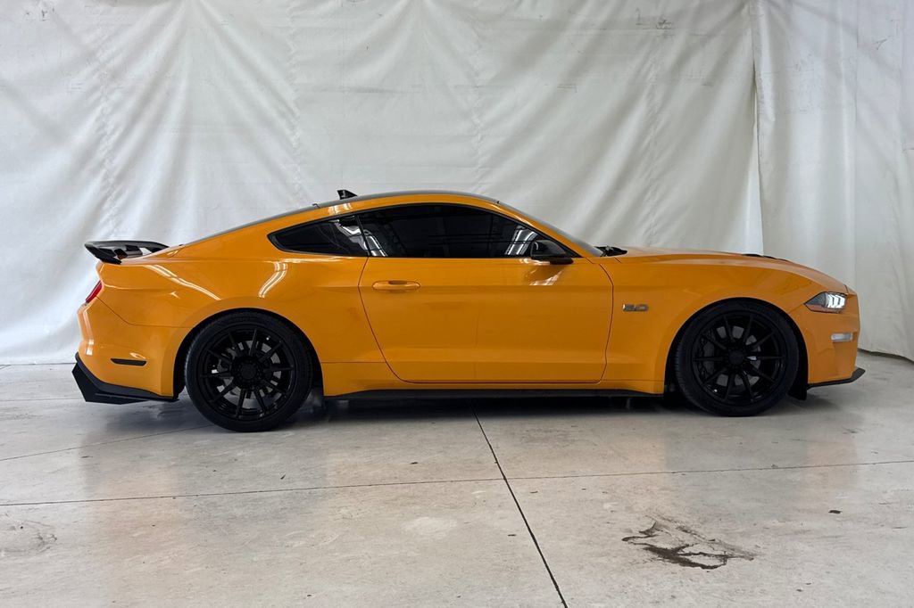 Used 2022 Ford Mustang GT Premium RWD image 3