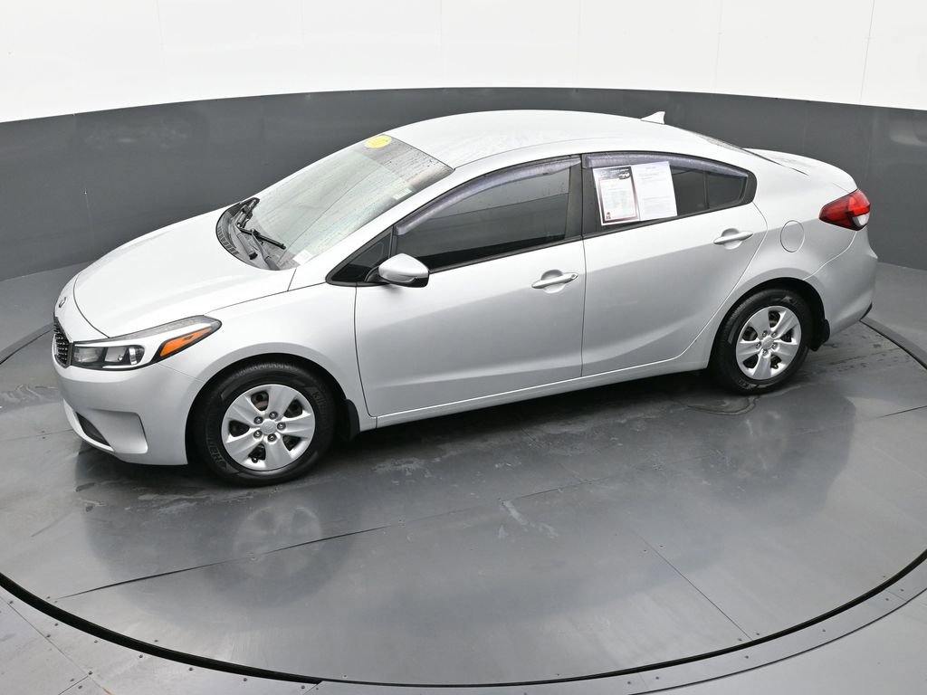 Used 2017 Kia Forte LX image 34