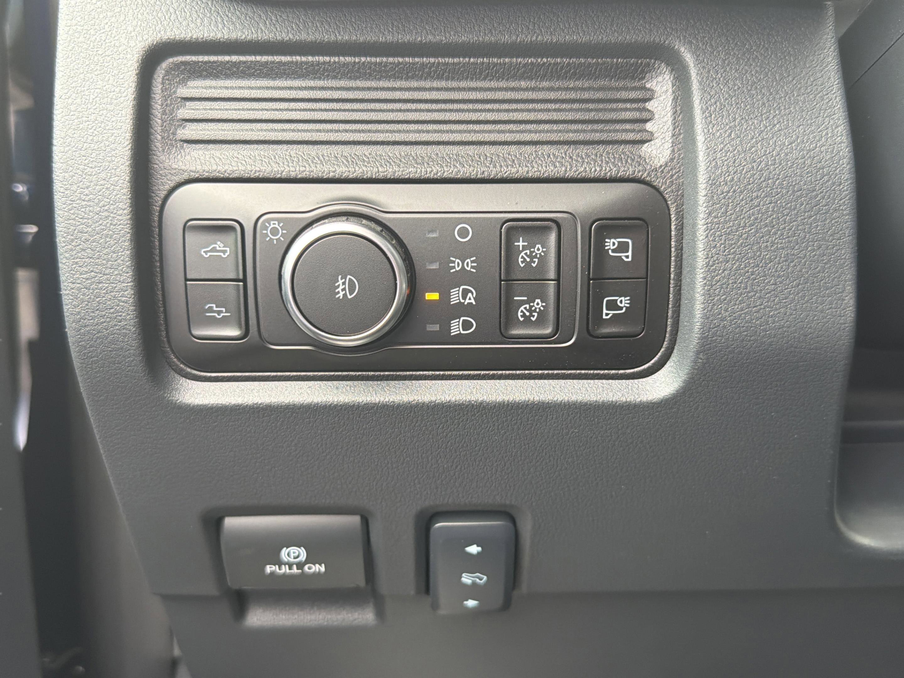 New 2026 Ford F250 Platinum w/ Tremor Off-Road Package image 29