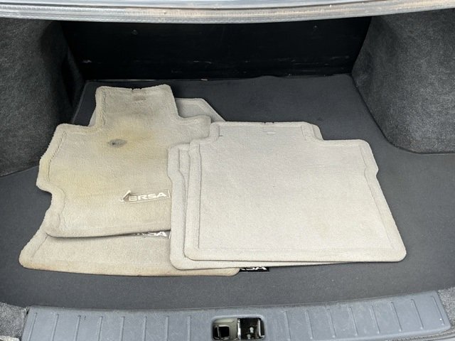 Used 2012 Nissan Versa SV image 16