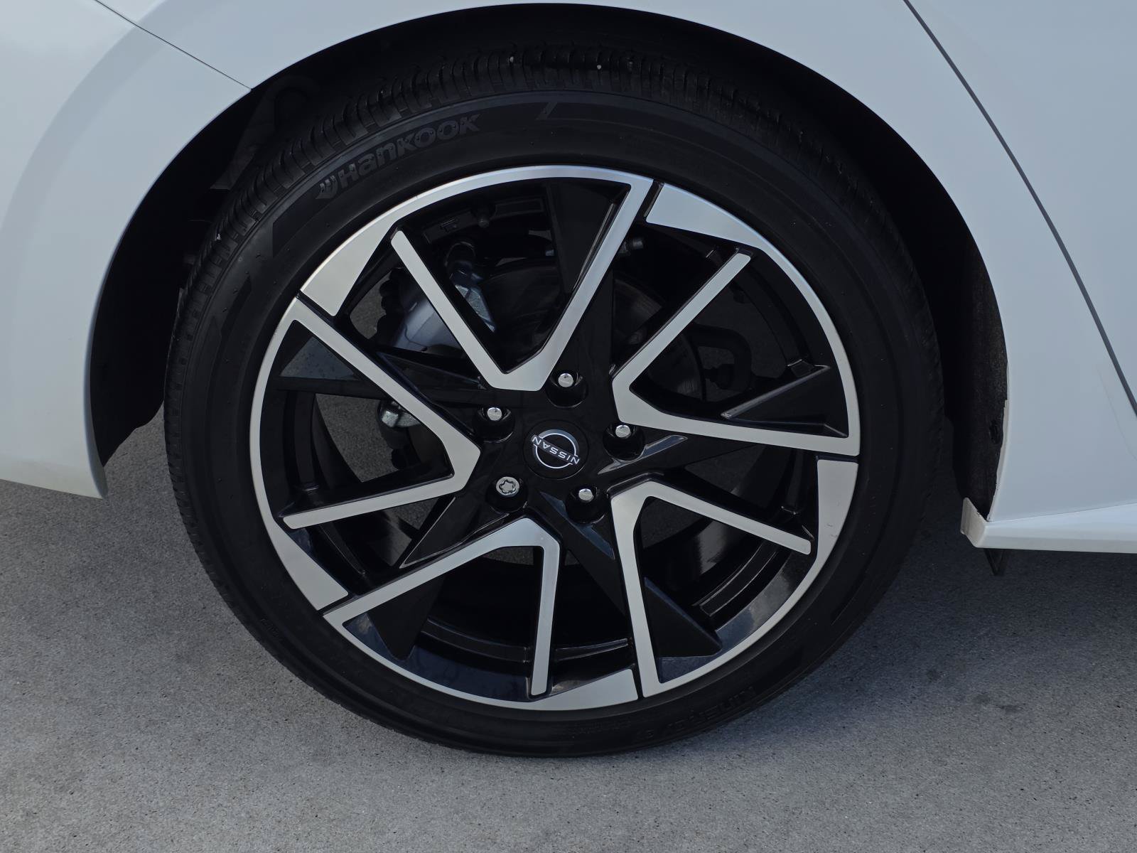 Used 2024 Nissan Sentra SR FWD image 8