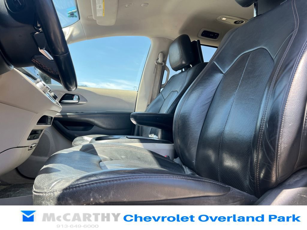 Used 2020 Chrysler Pacifica Touring-L Plus FWD image 10
