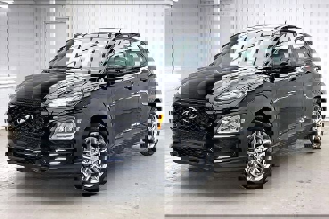 Used 2021 Hyundai Kona SE image 2