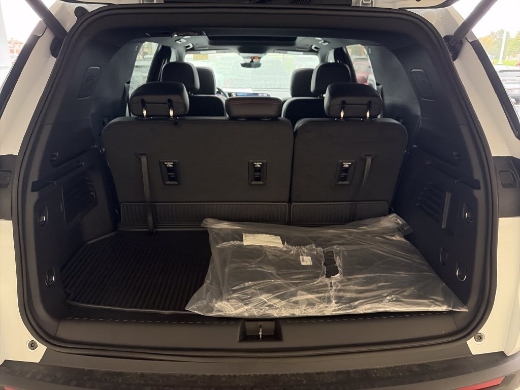 New 2026 Chevrolet Traverse Z71 w/ Driver Confidence Package AWD/4WD image 6