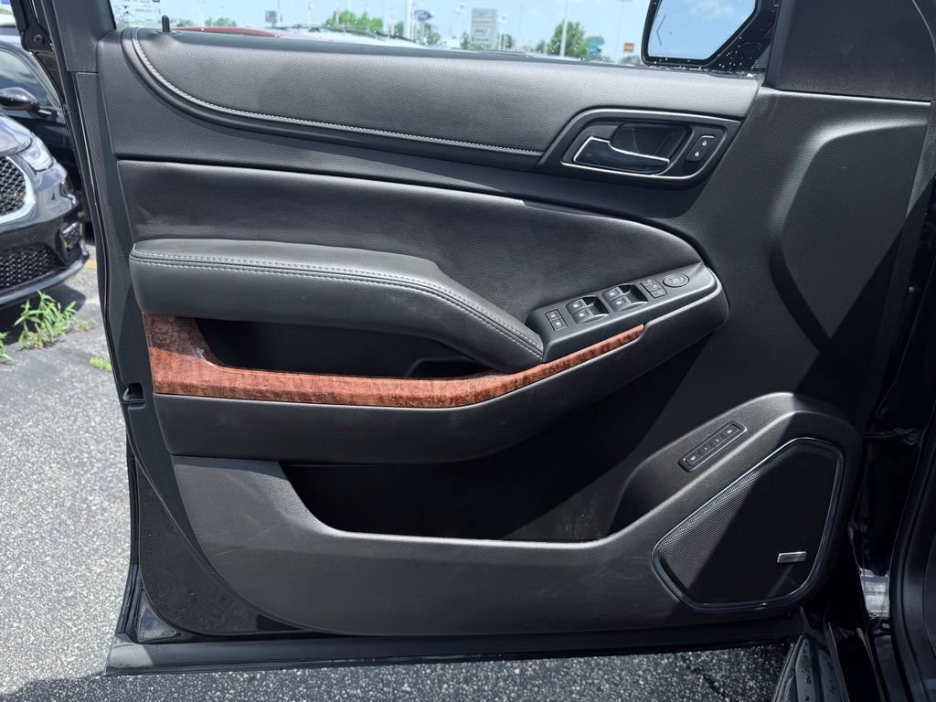Used 2019 Chevrolet Tahoe Premier AWD/4WD image 16