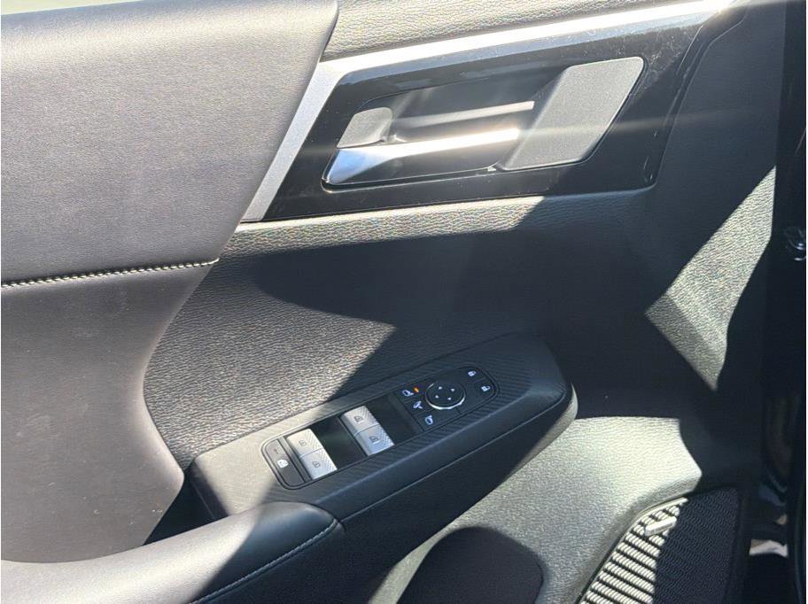 New 2026 Mitsubishi Outlander LE image 11