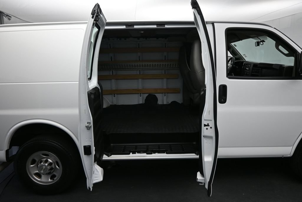 Used 2020 Chevrolet Express 2500 w/ Driver Convenience Package RWD image 13