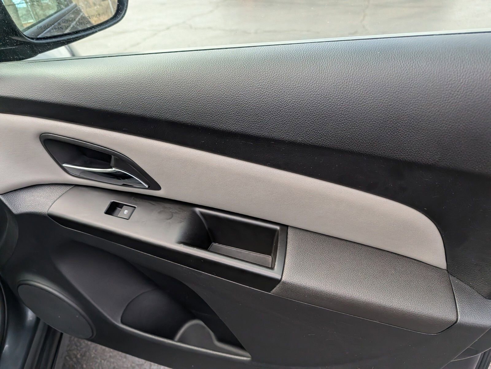 Used 2013 Chevrolet Cruze LS image 17