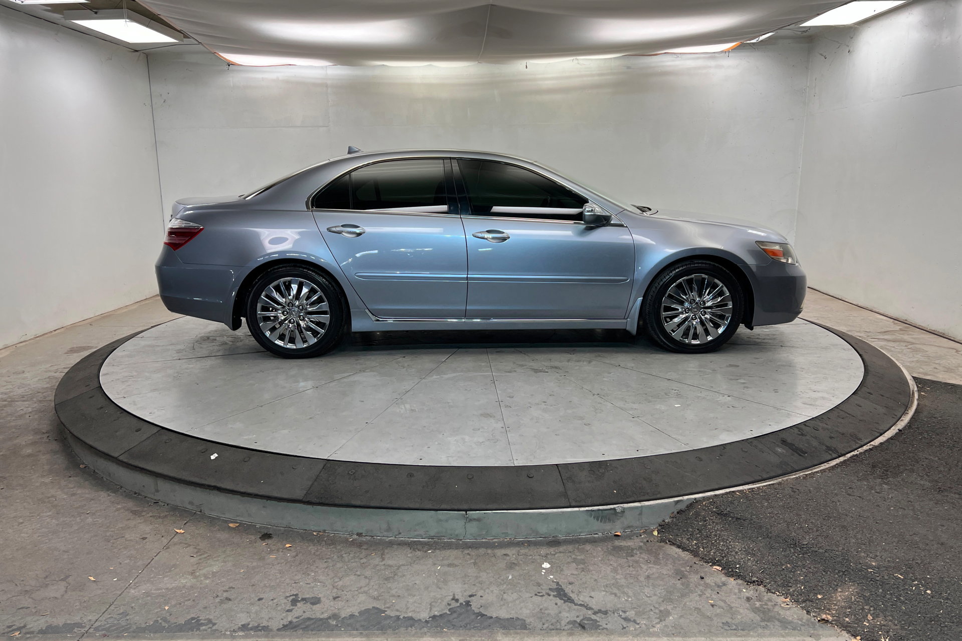 Used 2011 Acura RL image 6