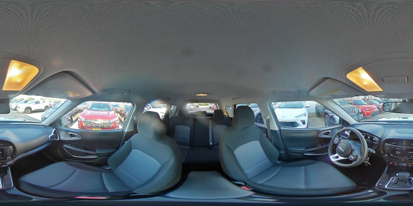 Used 2025 Kia Soul LX w/ LX Technology Package FWD image 41