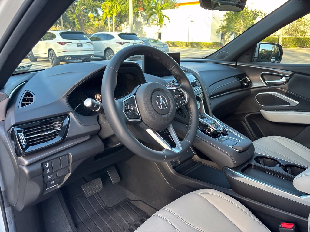 Used 2025 Acura RDX SH-AWD image 16