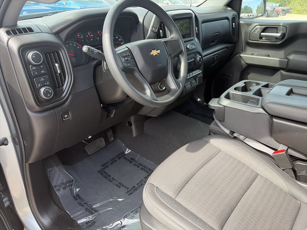 Used 2026 Chevrolet Silverado 1500 Custom w/ Turbomax Blackout Package AWD/4WD image 10