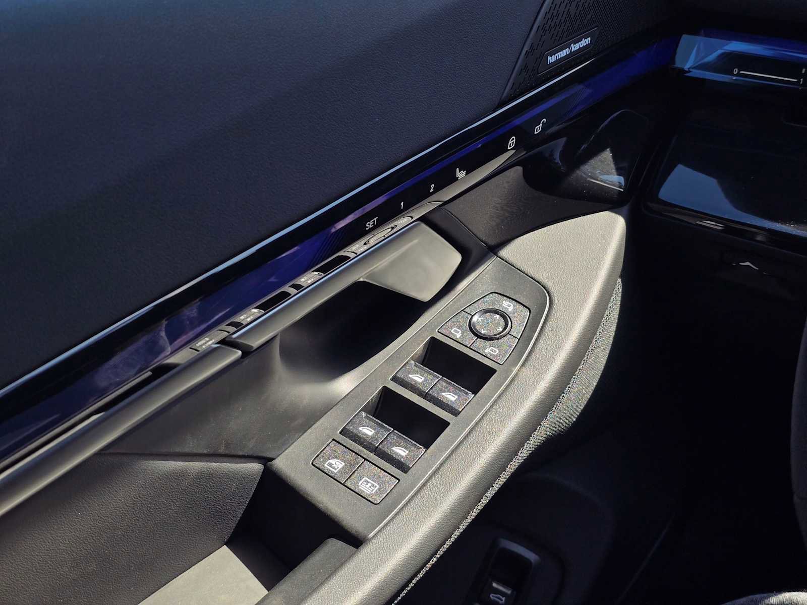 Used 2024 BMW i5 eDrive40i w/ M Sport Package image 31