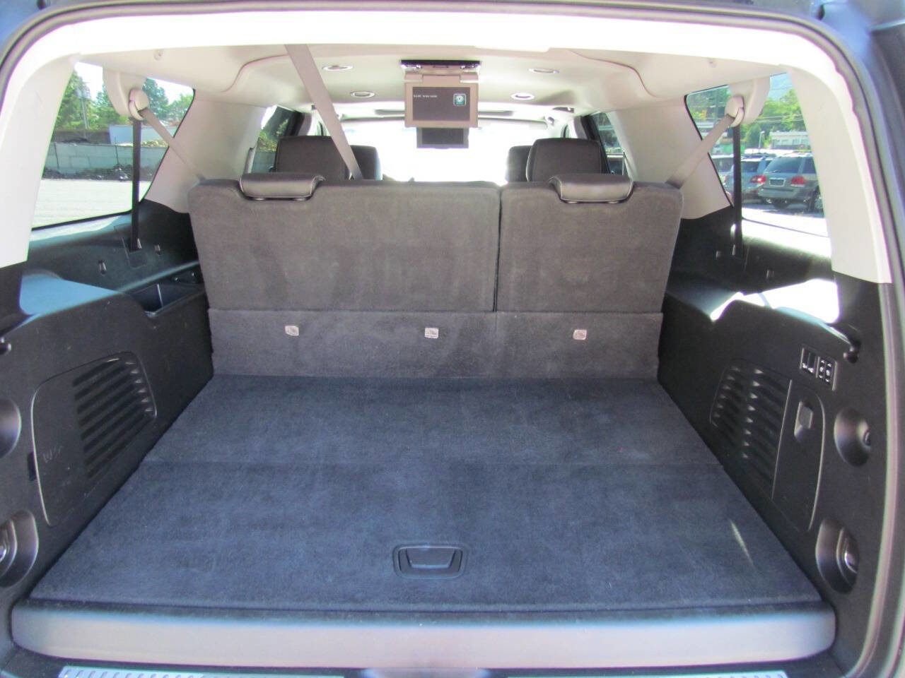 Used 2019 Chevrolet Suburban Premier image 15