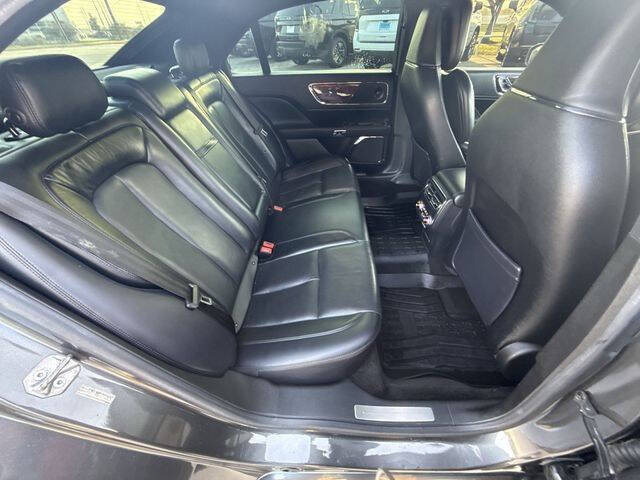 Used 2018 Lincoln Continental Reserve w/ Continental Climate Package FWD image 28