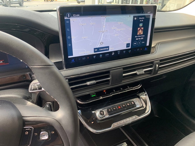 Used 2023 Lincoln Corsair AWD w/ Equipment Group 101A image 27