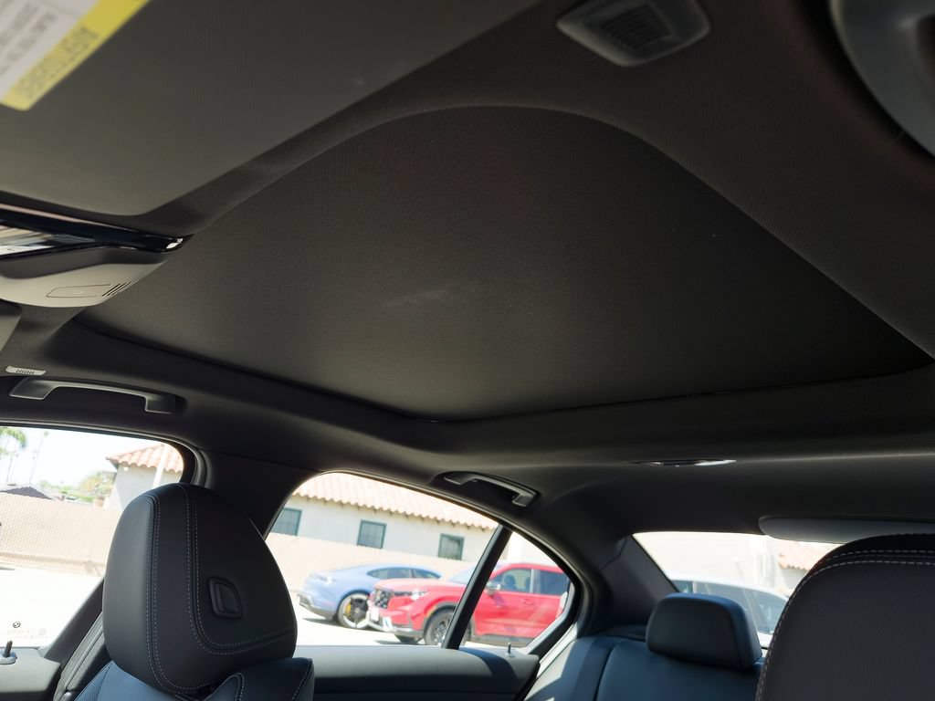 New 2026 BMW 330i Sedan w/ Convenience Package RWD image 9