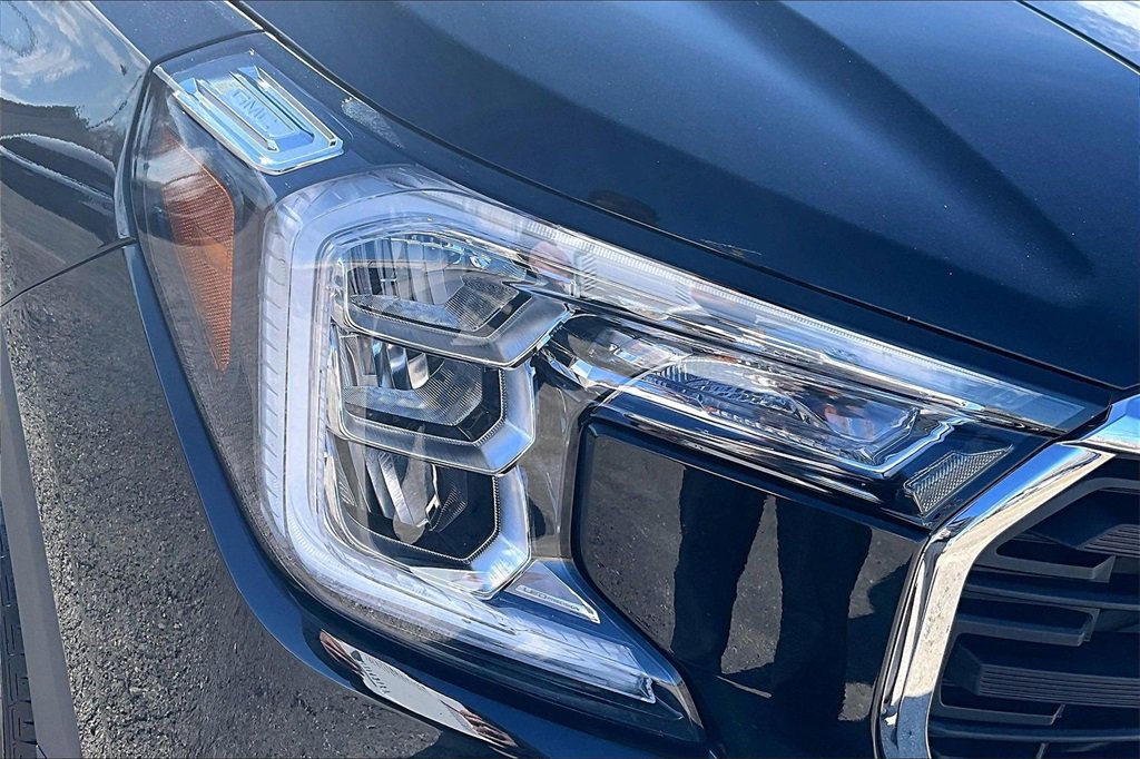 Used 2022 GMC Terrain SLE w/ Driver Convenience Package image 29