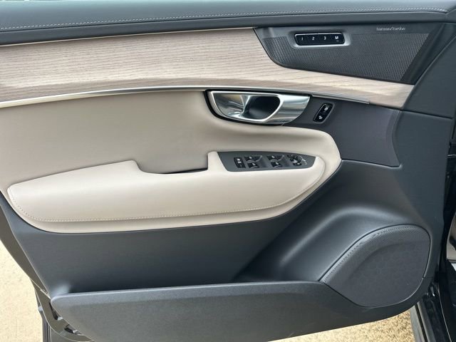New 2026 Volvo XC90 B6 Plus w/ Protection Package Premier image 12