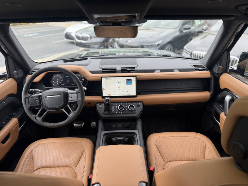 Used 2024 Land Rover Defender 110 V8 image 23
