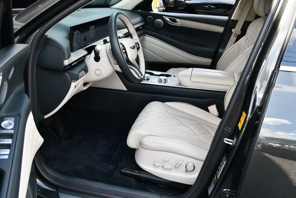 Used 2025 Genesis GV80 3.5T Prestige AWD/4WD image 15