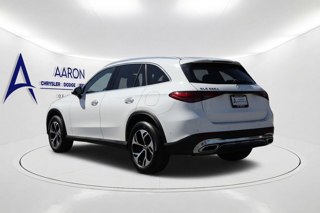 Used 2025 Mercedes-Benz GLC 350e 4MATIC image 7