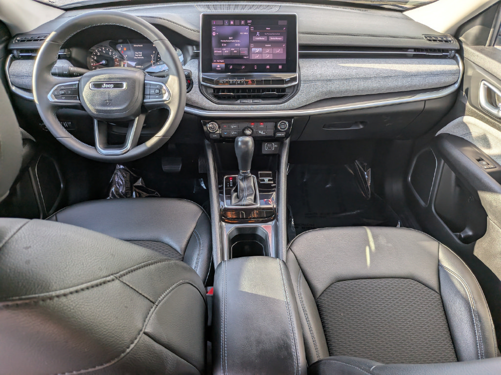 Used 2022 Jeep Compass Latitude FWD image 12