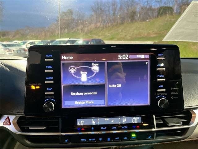 Used 2024 Toyota Sienna XLE image 24