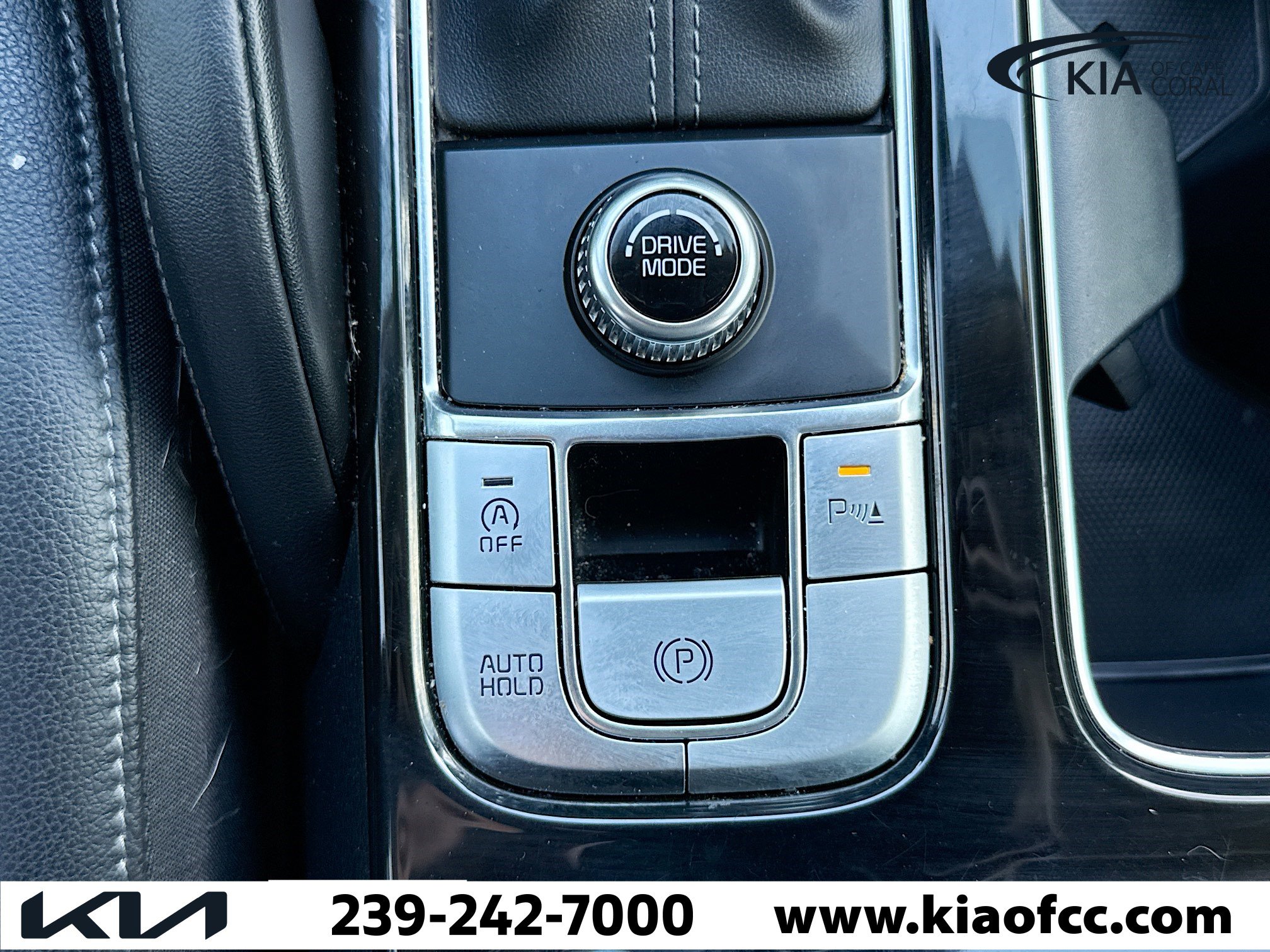 Used 2023 Kia Telluride EX w/ EX Captain's Chair Package image 31