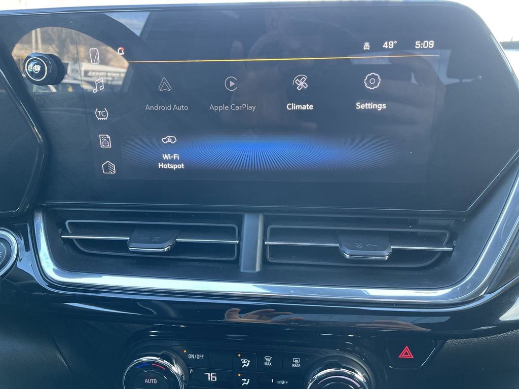 Used 2025 Chevrolet Trax RS w/ Sunroof Package image 18