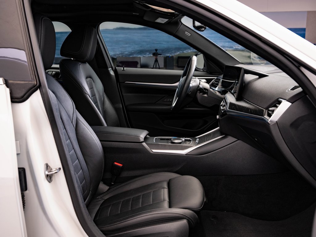 Used 2023 BMW i4 eDrive40 w/ Premium Package image 25