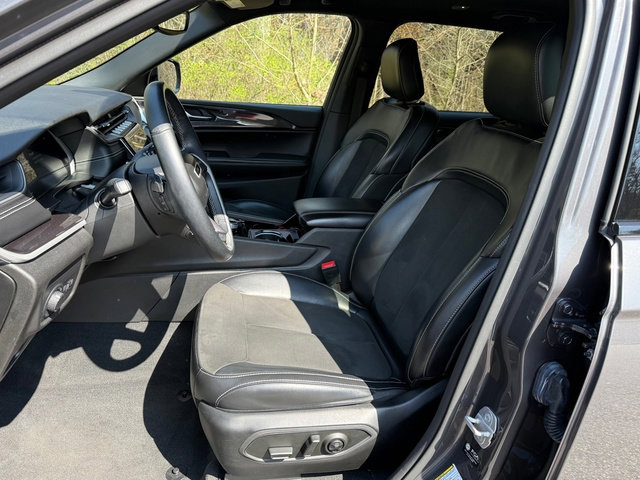 Used 2021 Jeep Grand Cherokee L Laredo AWD/4WD image 11