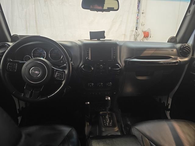 Used 2014 Jeep Wrangler Unlimited Sahara image 13