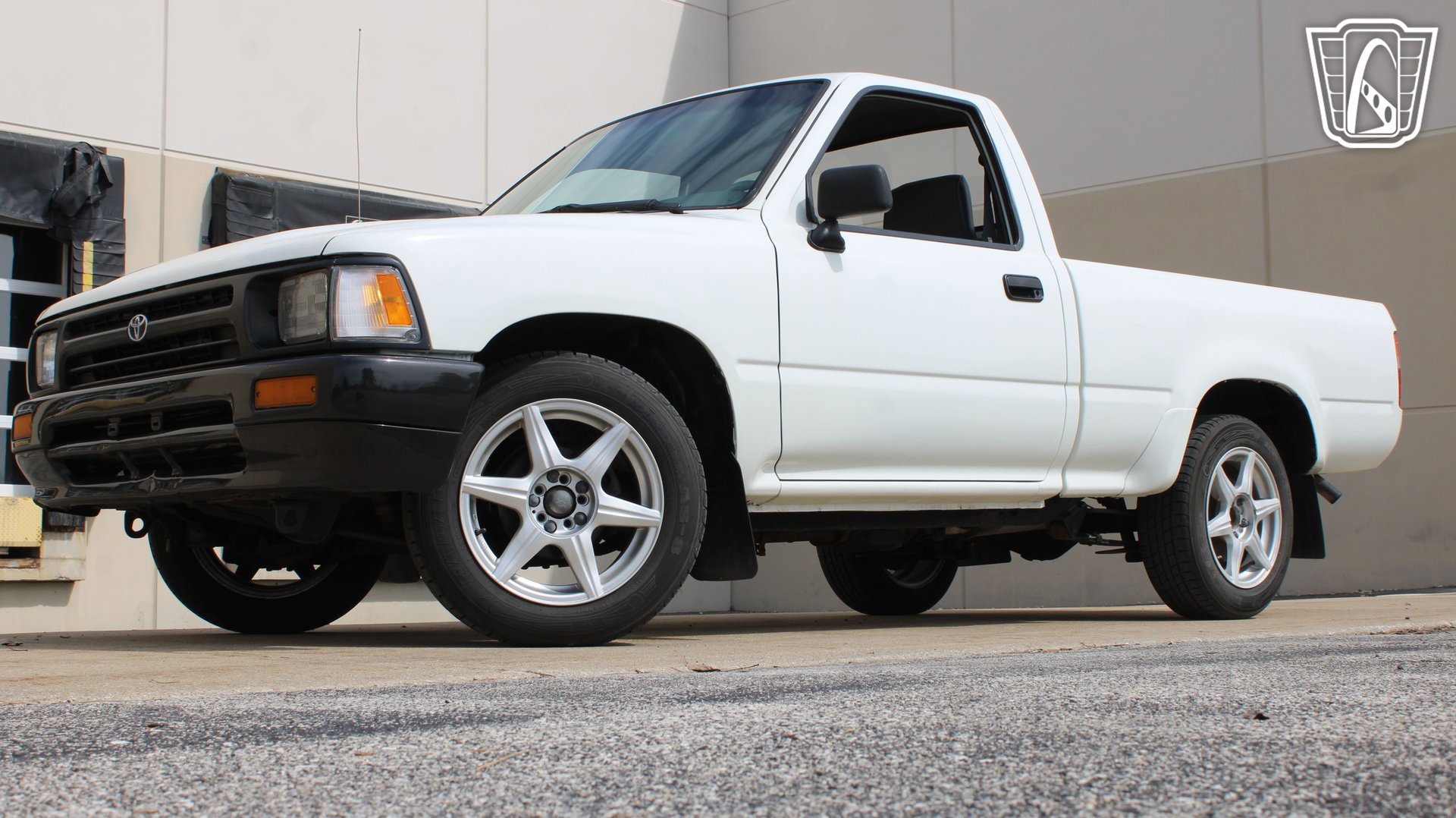 Used 1993 Toyota Pickup 2WD Regular Cab image 3