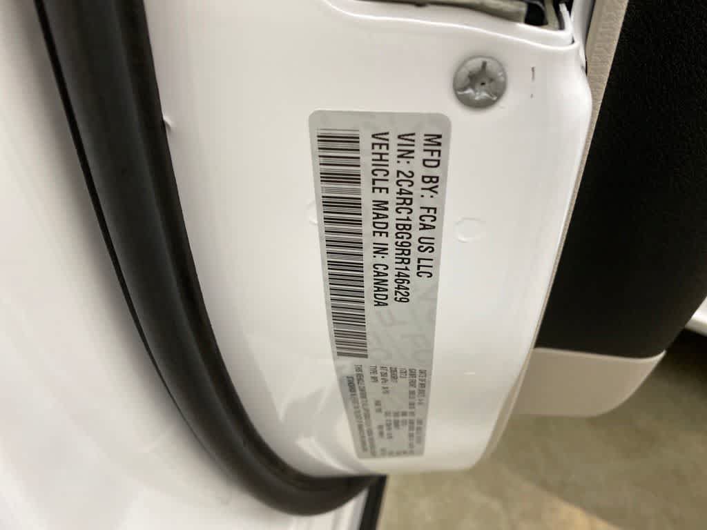 Used 2024 Chrysler Pacifica Touring-L FWD image 30