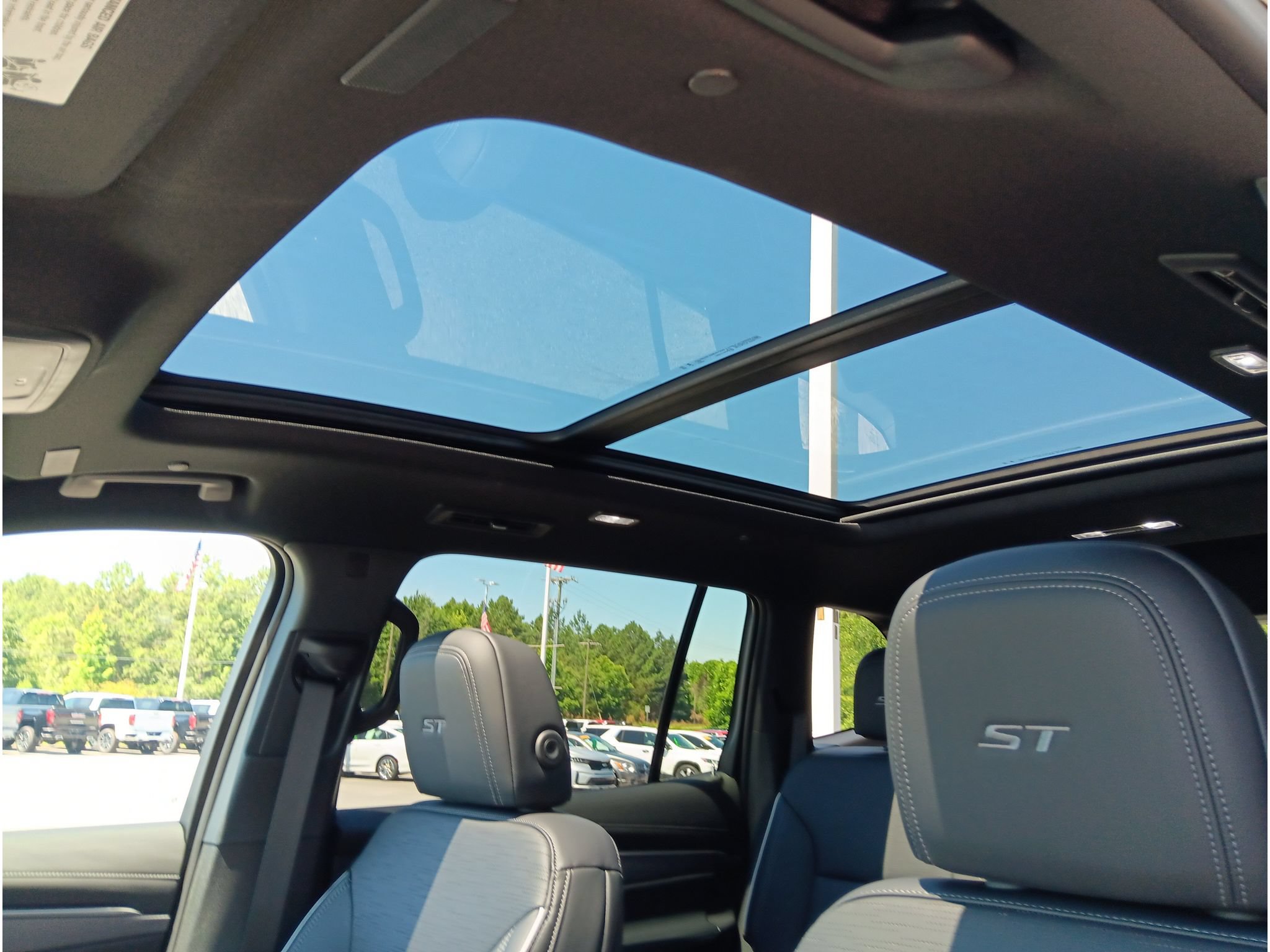 New 2026 Buick Enclave Sport Touring w/ Power Package AWD/4WD image 13