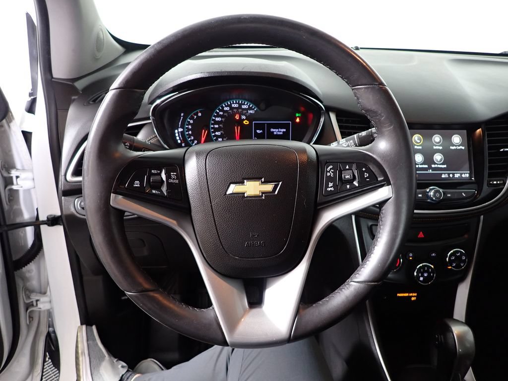 Used 2018 Chevrolet Trax LT w/ LT Convenience Package FWD image 24