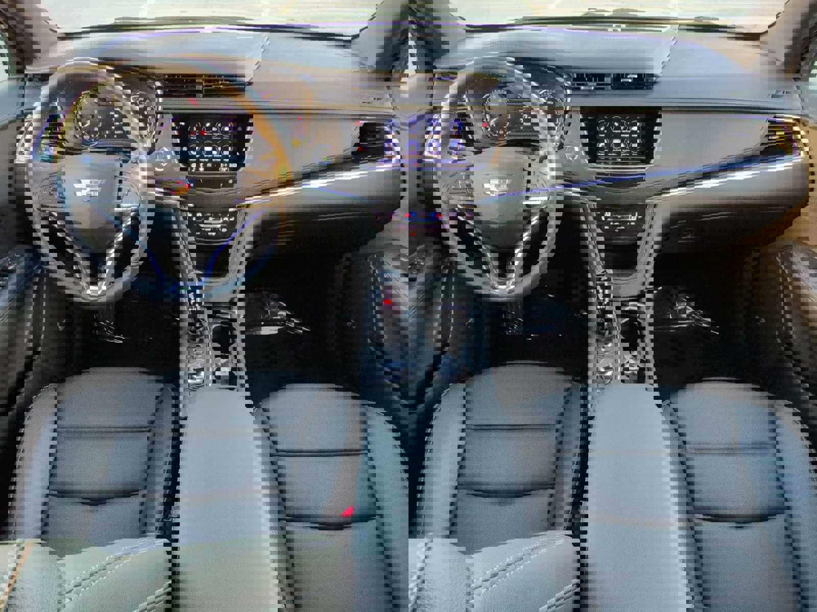 Used 2025 Cadillac XT6 Luxury image 13