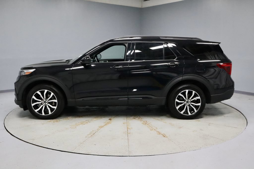 Used 2023 Ford Explorer ST-Line AWD/4WD image 9