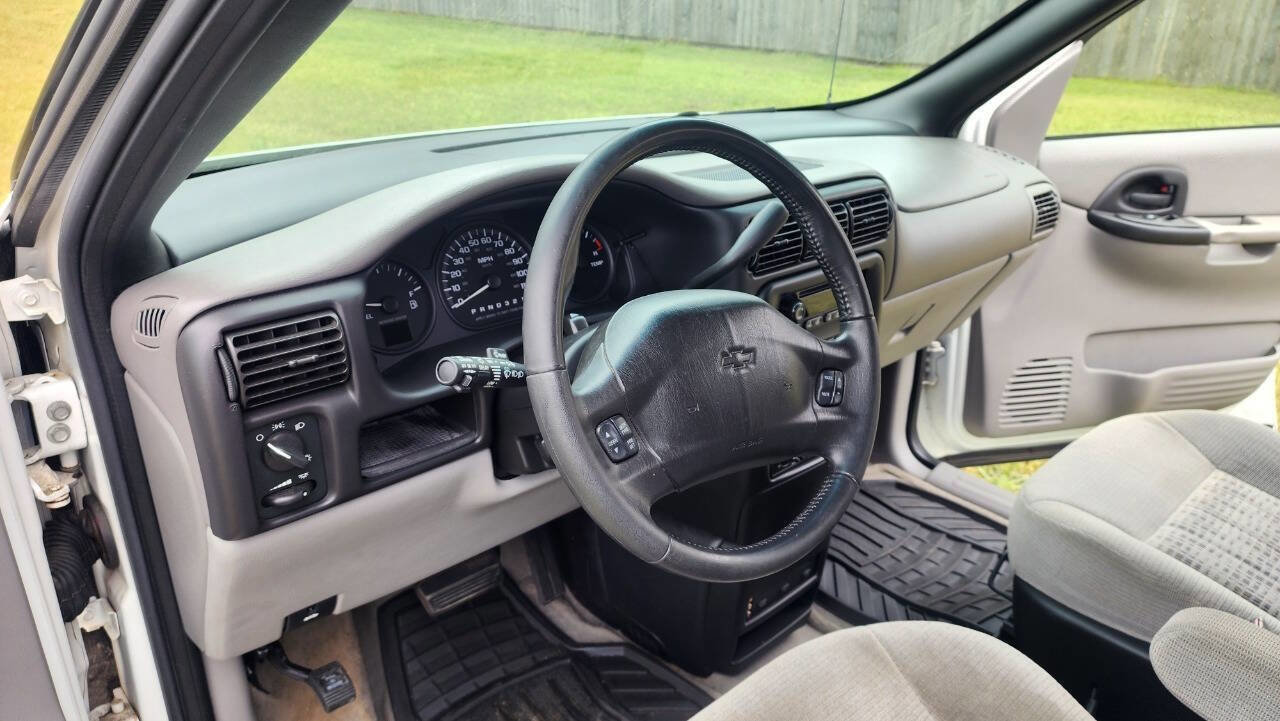 Used 2004 Chevrolet Venture LT FWD image 21