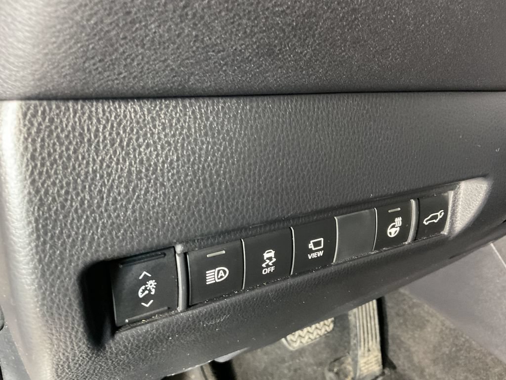 Used 2023 Toyota Venza Limited AWD/4WD image 17